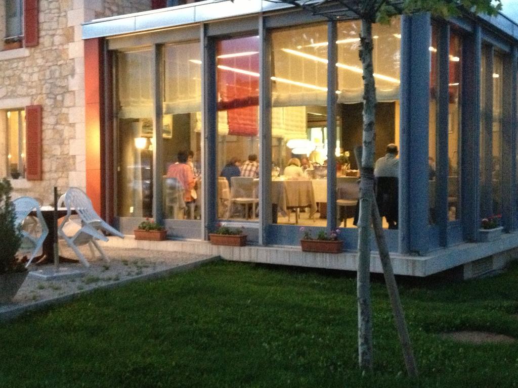Au Boeuf Rouge 3* Crassier